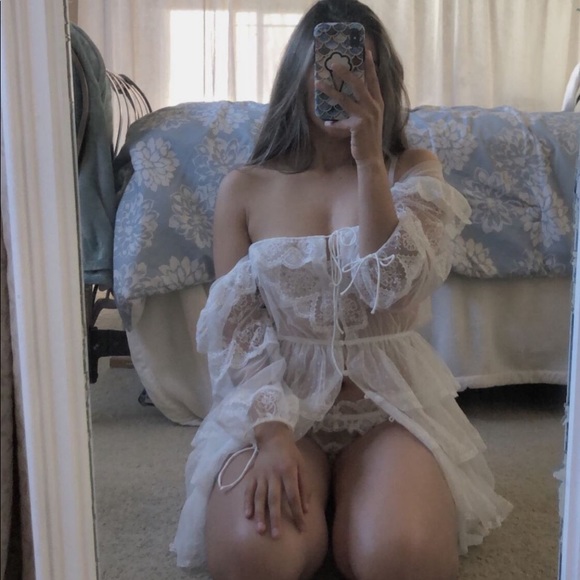 FOR LOVE & LEMONS Forever Robe - Picture 9 of 16